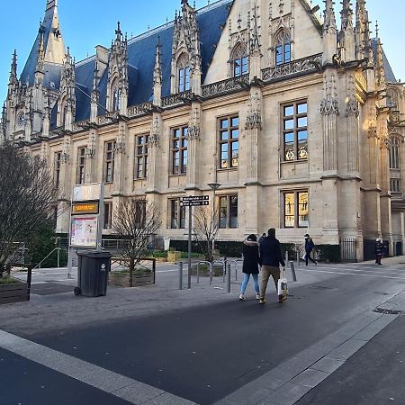 Rouen Hyper Centre Ville Palais De Justice Exterior photo